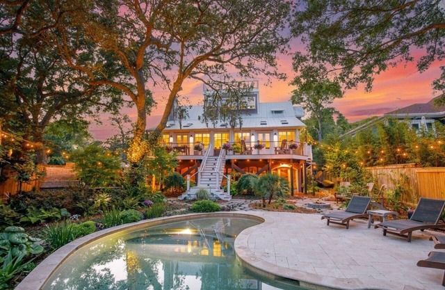 SERENITY SHORES Private Luxury 5-Level Tropical Oasis, Pool, Steps to Beach