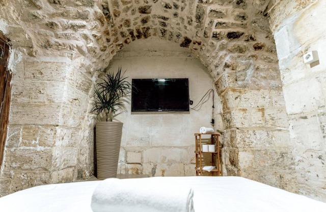 Sermest House