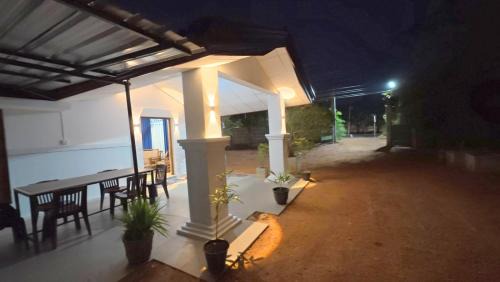 Sewana Holiday Home