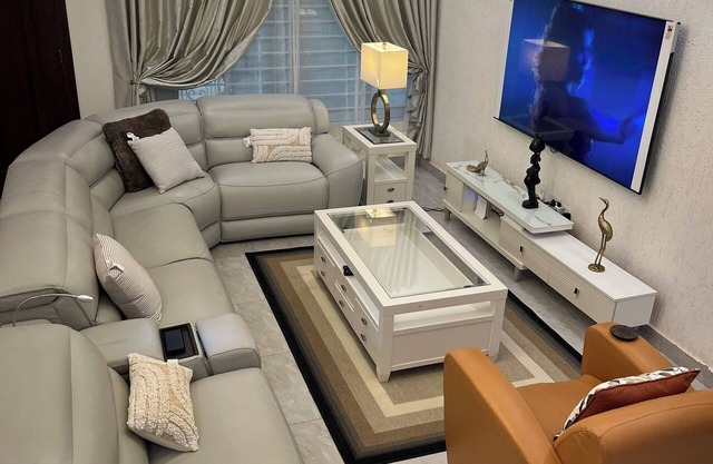 Seyramz Palace - Entire 2 Bedroom Apartment - Free Shuttle on Arrival