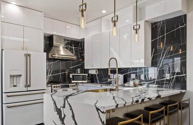 SF Central location Upscale Living at its finest 3BR/2BA with High-End Finishes