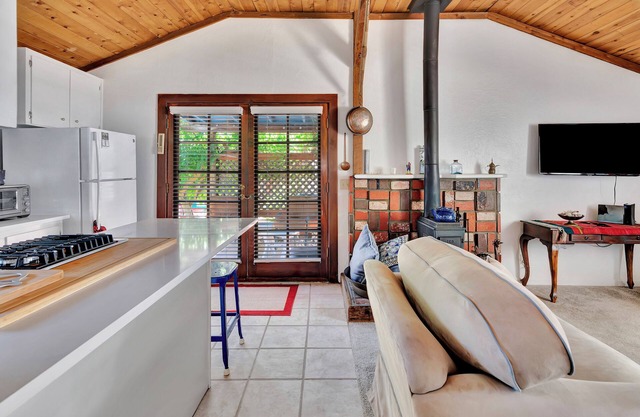 SHARI'S PLACE - UNEXPECTED CHARM; STAND-ALONE COTTAGE