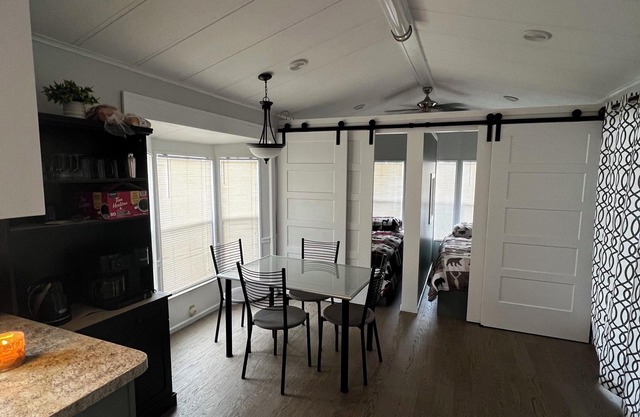 Sherkston shore Resort - cozy comfortable and sleeps 8