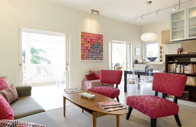 Shir Street – Renovated 2 Bedroom & Balcony