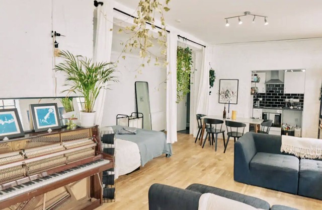 Shoreditch Artists Loft Studio. Prime & Quiet Location in Buzzing Neighbourhood