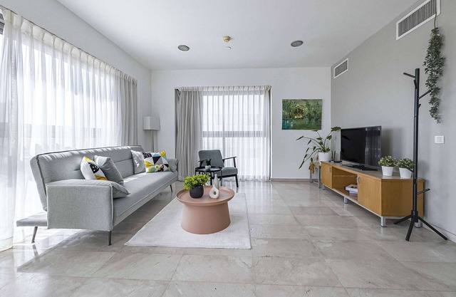 Shoreline Urban Suite