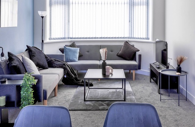 Short/Long Stay 3-bed Cov Centre Modern & Spacious
