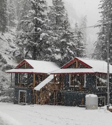 Shreya cozy hut