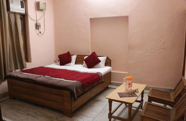 Shri Banke Bihari Guest House, Bhoopatwala, Hiranwara, Haridwar, Uttarakhand, 249410