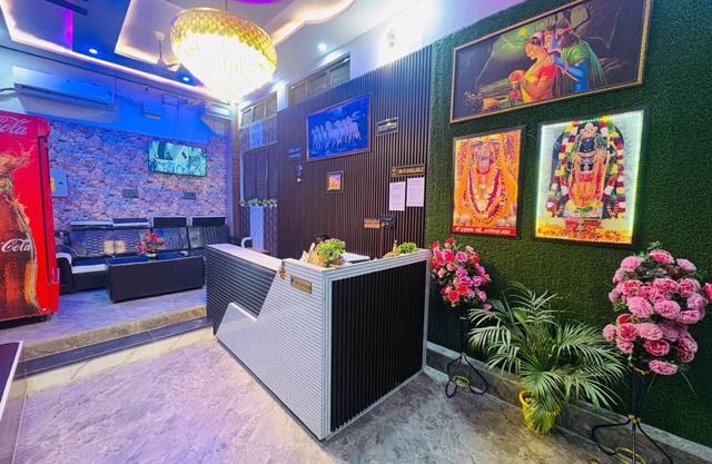 Shri Radhe Radhe Paying Guest House