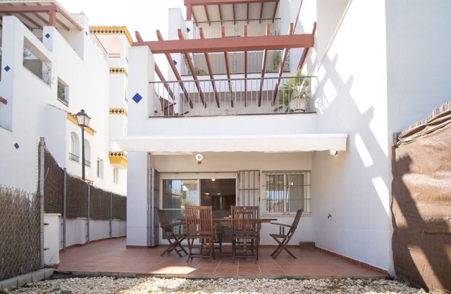 SibsSanlucar Piletas- 1st beach line pool parking family friends