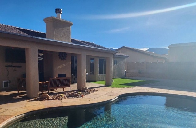 Sierra Vista Getaway Home, Private pool, Great Room