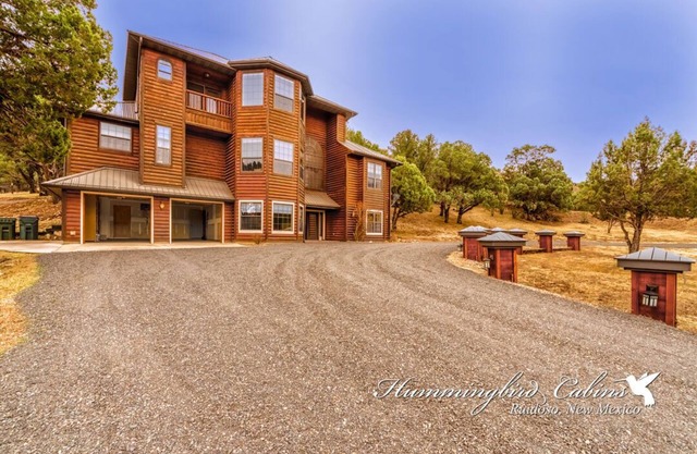 Silver Spur Lodge: Secluded and amazing w/Hot Tub!