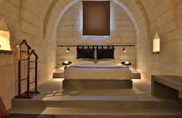 Simurg Cave House