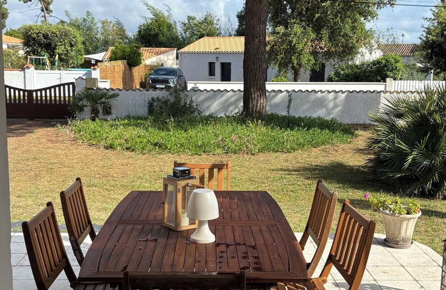 Single-family home in Saint Trojan
