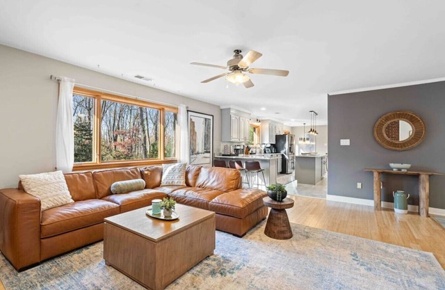 Single Fam | Private | Spacious | Entertainment
