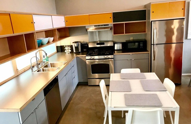 Single-Family Modern Home Close To It All In The Heart Of Ballard