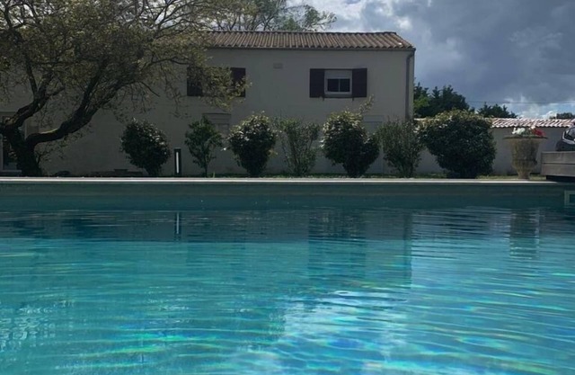 SINGLE ROOM - SWIMMING POOL