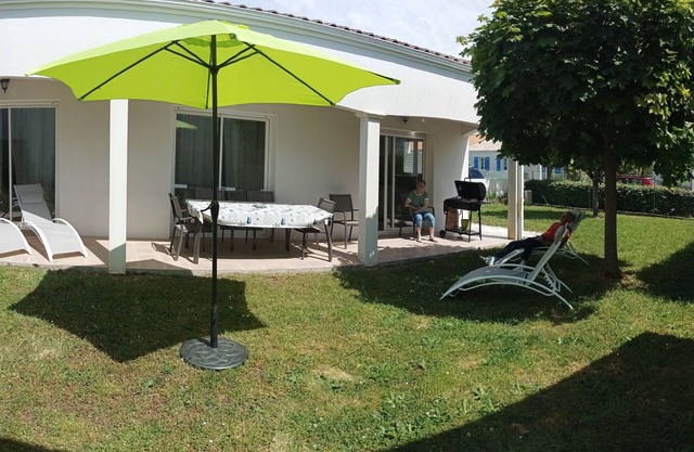 Single-storey house with all comforts close to the sea, enclosed garden