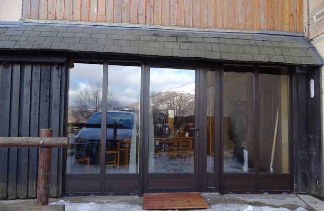 single storey apartment at the foot of the slopes