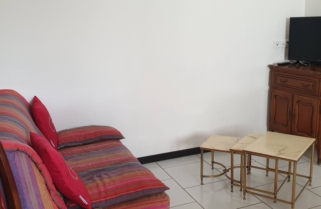 Single storey house, beach, town center all on foot