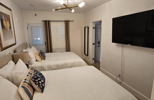 Sirena Azul SoBe Suite 3
