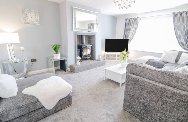 SJS COTTAGE, family friendly, with a garden in Castlerock