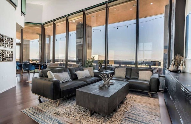 SK Living | DTLA | 2 Level Penthouse | Balcony