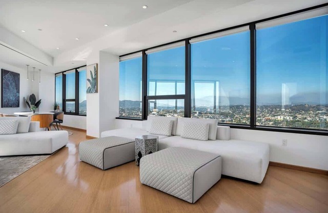 SK Living | DTLA | 33rd Floor | Sky High | Views