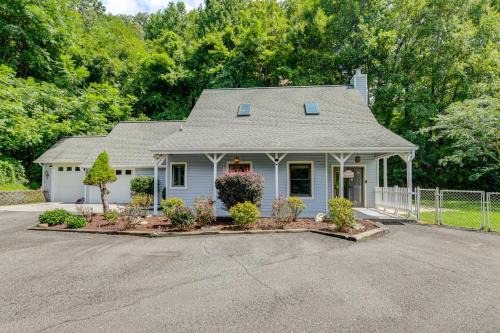 Ski, Hike and Fish Mtn-View Maggie Valley Retreat