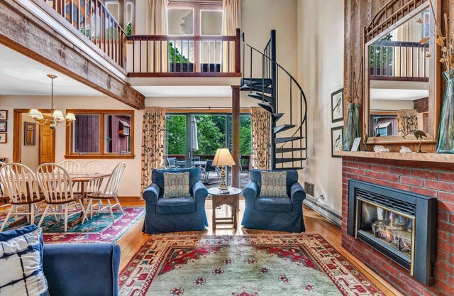 Ski-in/out, Gorgeous Mtn Views! - Kingswood 12A