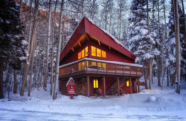 Ski/in-Ski/out Mountain Family Home Sleeps 10