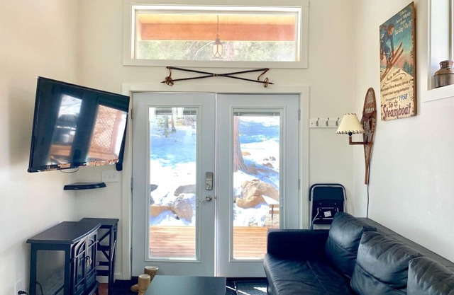 "Skiers" Tiny Home Cabin in the Rocky Mountains