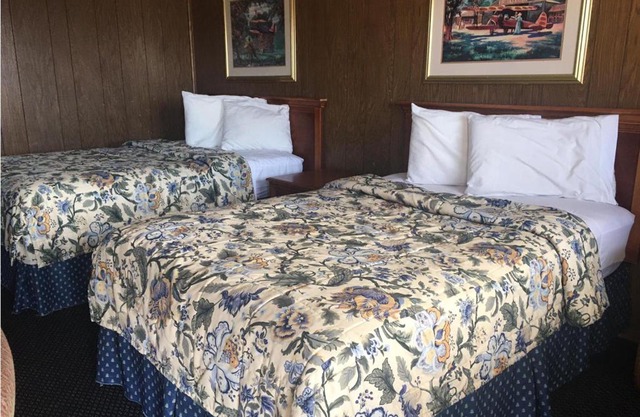 Sky-Palace Inn & Suites El Dorado