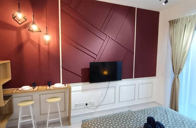 Sky Trees Netflix & Facilities with Balcony