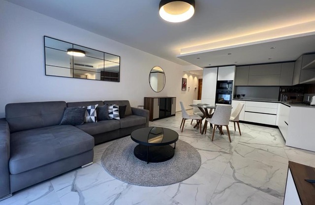 Skylark 2 Apartment with Terrace