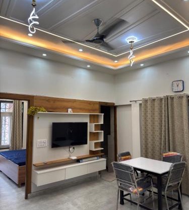 SkyLine HOME STAY