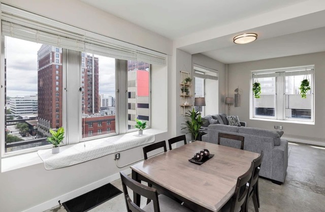 Skyline Serenity 2BR/2BA with Stunning City Views