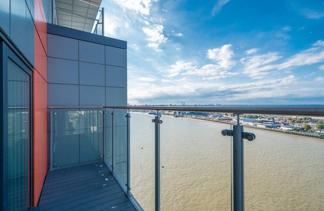 Skyvillion -River Thames Appmt Nr ExCel/02/City AP