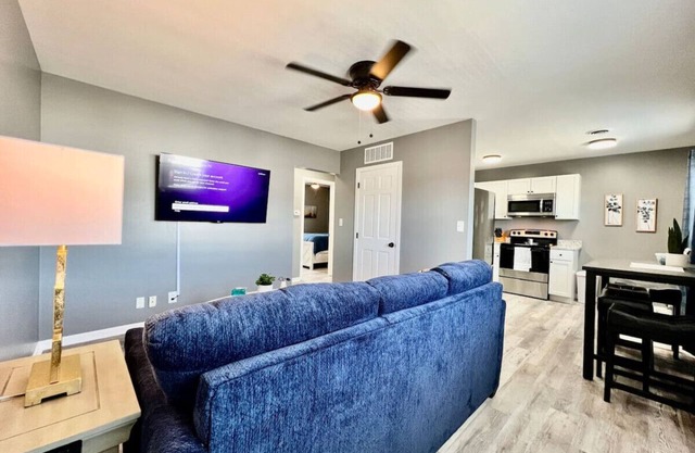 Sleek remodeled Design 2 Bed Trenton, OH Apartment