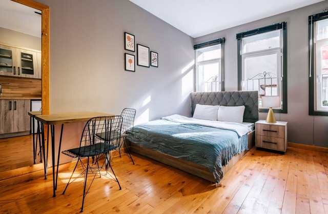 Sleek Studio Flat Close to Kennedy Avenue in Fatih