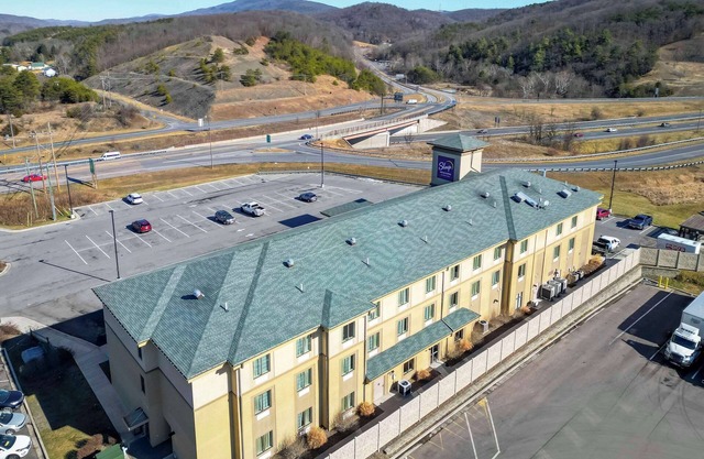 Sleep Inn & Suites Cumberland - LaVale