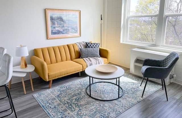 Sleepover: Delightful 1BD/1BA + Gym - Downtown Cincinnati
