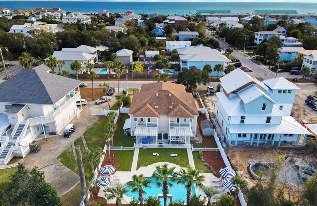 Sleeps 36 | 2 Homes, Walk to Beach, Priv Pool + Hot Tub | Tidal Wave & Seacrest