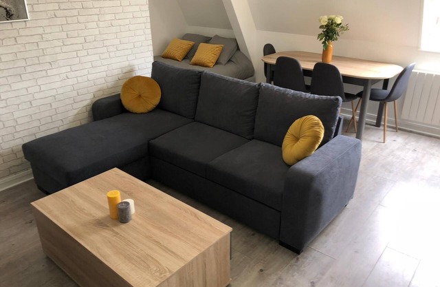 Sleeps 4/pool/tennis 5mn beach