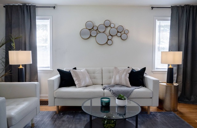 Sleeps 5, 3 Queen Beds, Centrally Located, Near Downtown KC & County Club Plaza