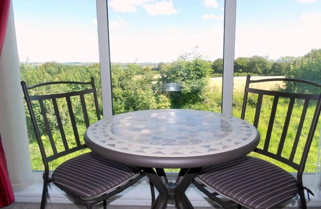 Sleeps6- CountryViews- Privacy- 30MinToBeach