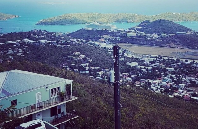 Small Slice Of Paradise! 2 bed 1 bath With Amazing Views 🌄