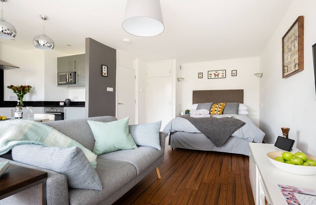Smart Modern Studio in Pimlico with Garden Views