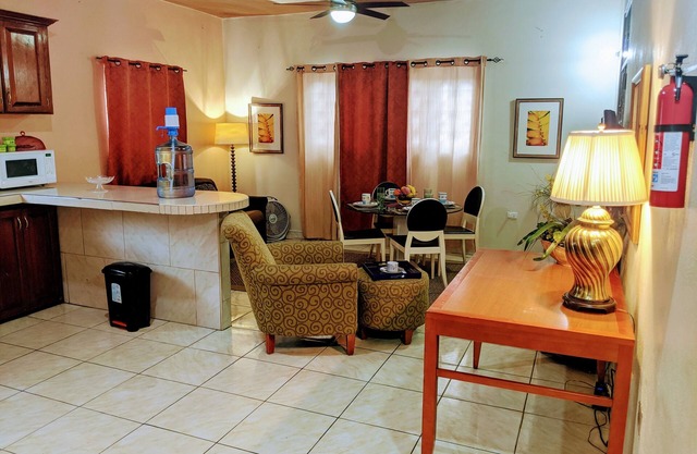Smile Orange 2 Bedroom Apartment Centrally Located